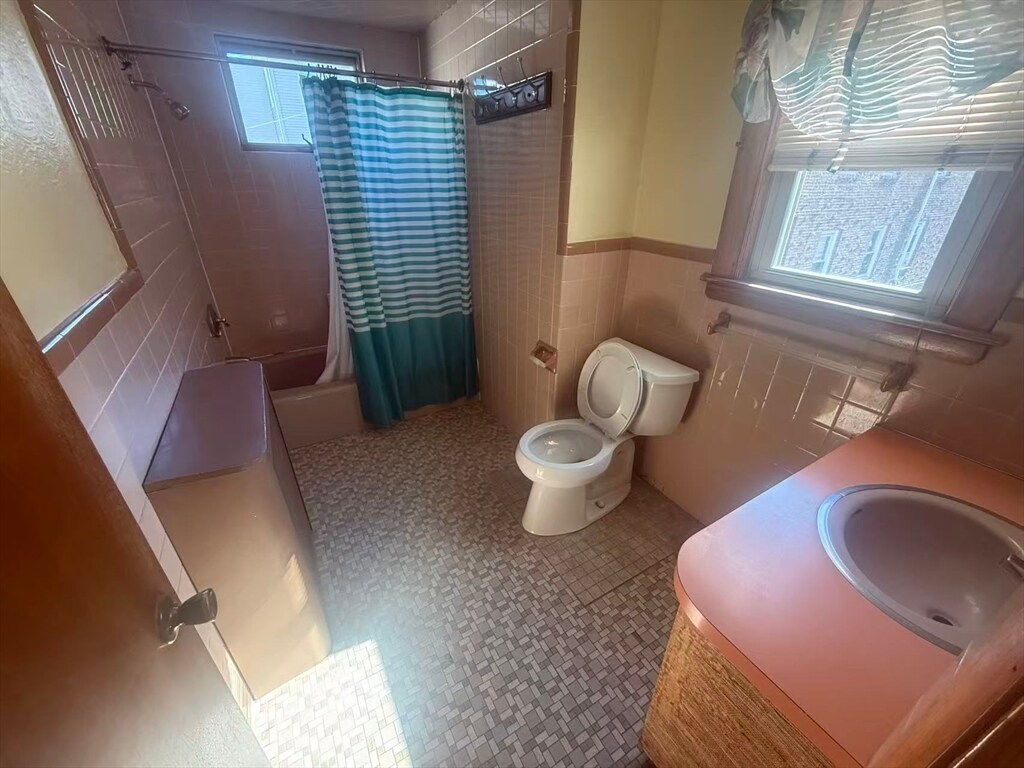 Building Photo - 58 Winship St