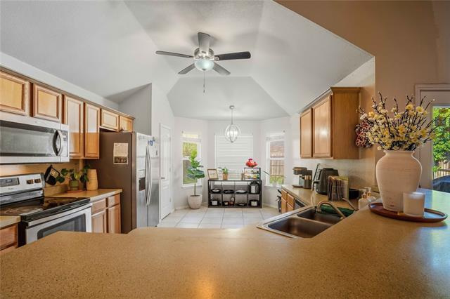 Building Photo - 9204 Newport Ln