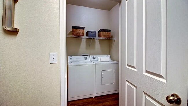 Building Photo - Warm, Welcoming, and Move-In Ready!