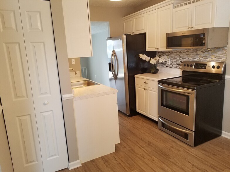 Building Photo - 31 Sally Ann Pl