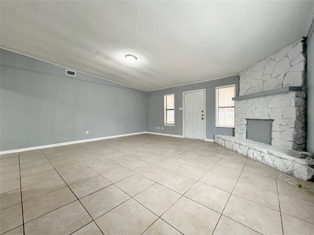 Building Photo - 5652 Conlin Dr