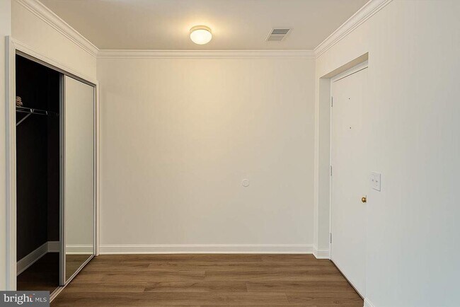 Building Photo - 18324 Streamside Dr