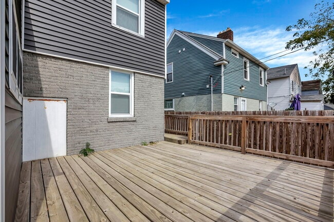 Building Photo - 1745 Sullivant Ave