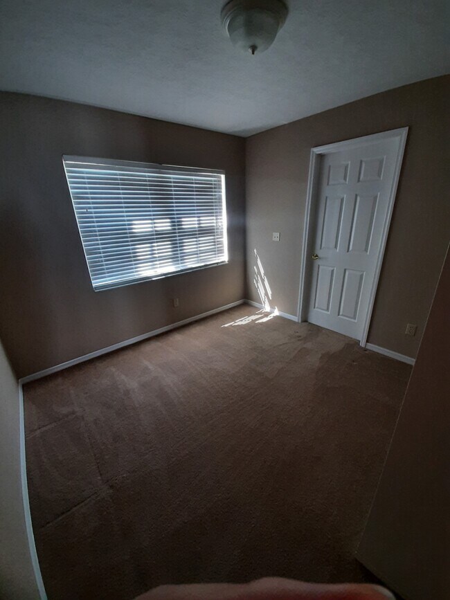 Building Photo - 1103 Belladonna Dr