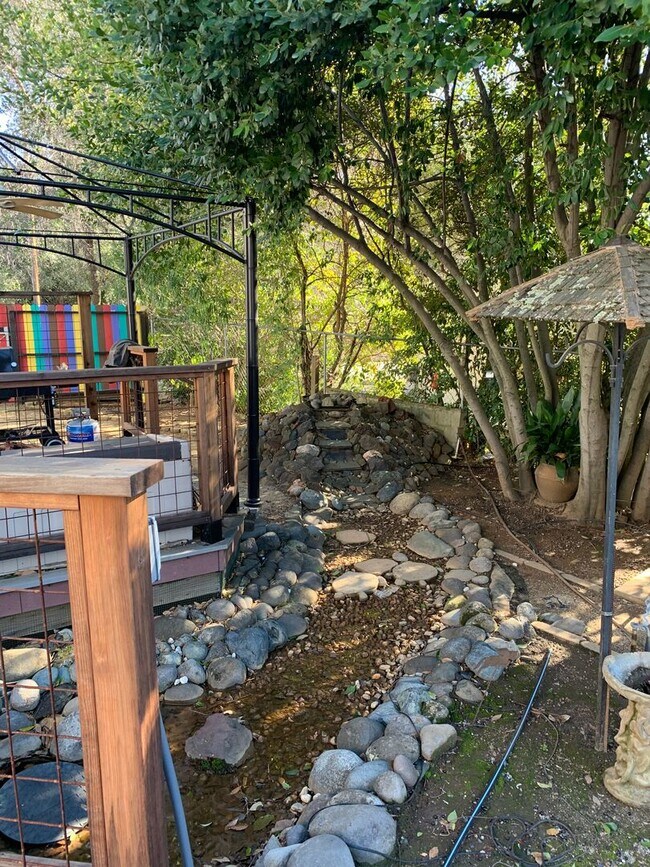 Building Photo - South Auburn/ Skyridge school  district