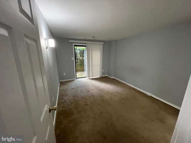 Building Photo - 9815 Hellingly Pl
