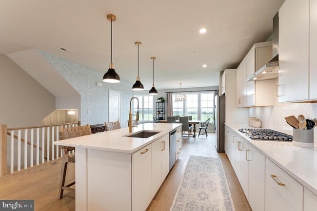 Building Photo - 22405 Claude Moore Dr