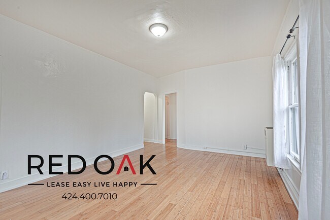 Building Photo - 5757 Franklin Ave