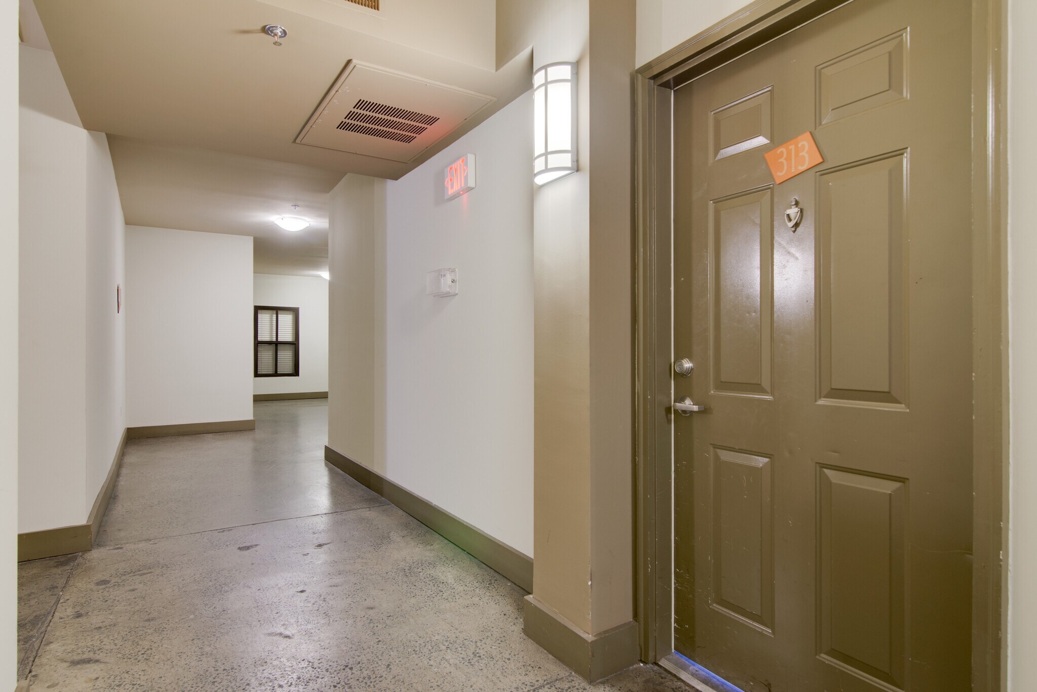 Building Photo - 1803 Broadway