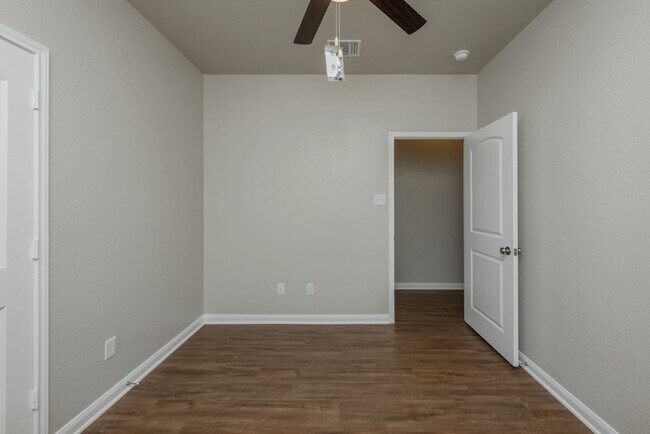 Building Photo - Beautifully designed and thoughtfully main...