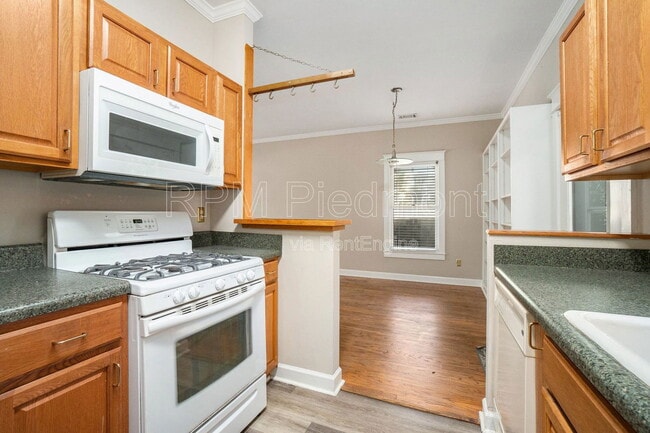 Building Photo - 388 Oakland Ave SE