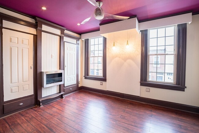 Building Photo - Charming Three Bed Point Breeze Townhome