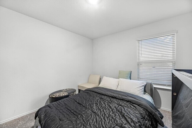 Building Photo - 23815 Desert Brush Ct