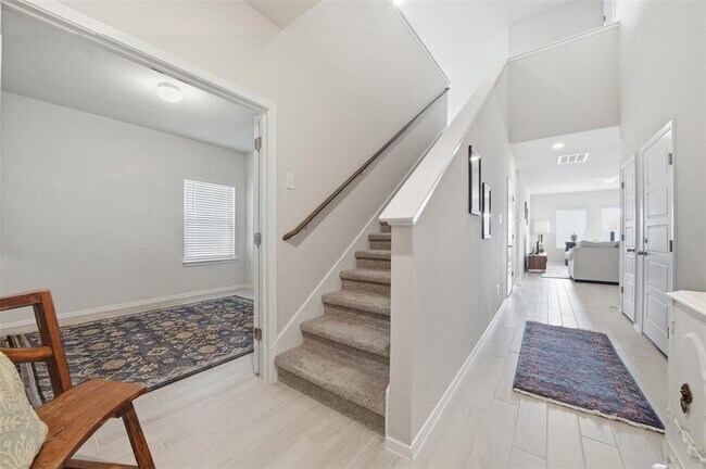Building Photo - 641 Running Creek Dr