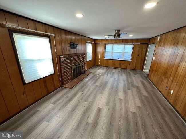 Building Photo - 2901 Tarragon Ln
