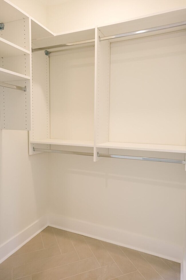 Building Photo - 207 S Calhoun St