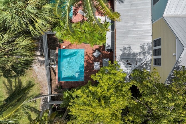 Building Photo - $4500 - Furnished 7-month rental Private Pool! 2 Bedroom / 2.5 Bathroom