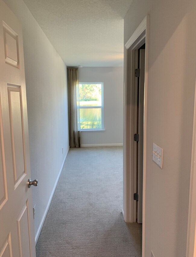 Building Photo - Stunning 3 Bed/2 Bath Home with Attached G...