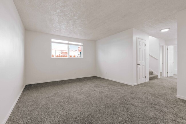 Building Photo - 360 N Woodruff Ave