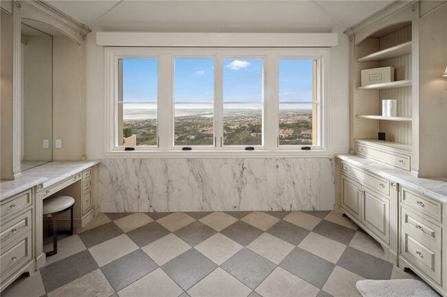 Building Photo - 9 Pelican Crest Dr