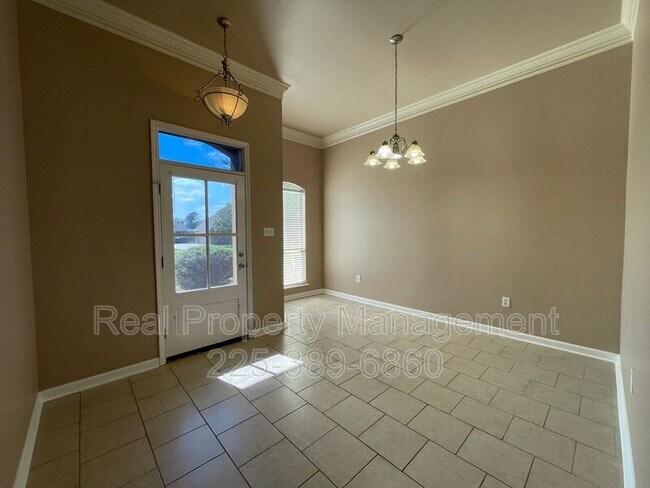 Building Photo - 30092 Irene Kennard Ave