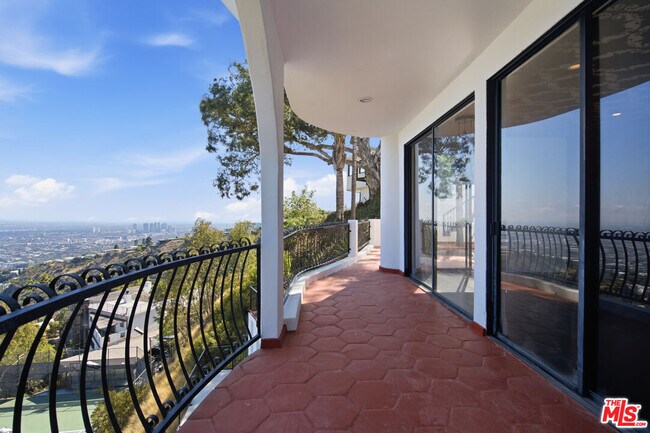 Building Photo - 8908 Appian Way