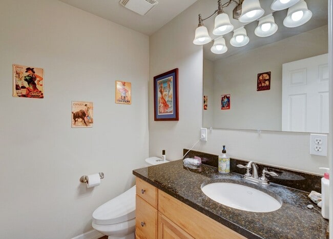 Building Photo - 3 Bed 2 Bath beautiful home on a corner lot in Admirals Cove