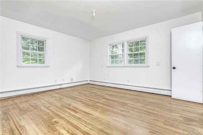 Building Photo - 4 Hamilton Ln