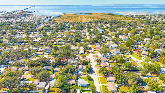 Building Photo - 4420 W Fair Oaks Ave