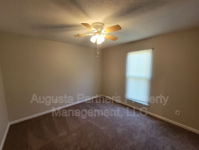 Building Photo - 4460 Whisperwood Dr