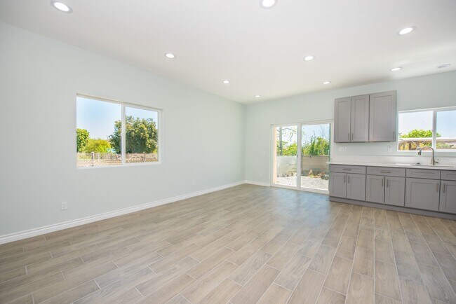 Building Photo - Brand New Home