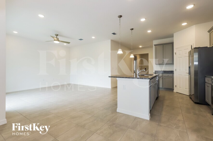 Building Photo - 210 Windsor Reserve Dr