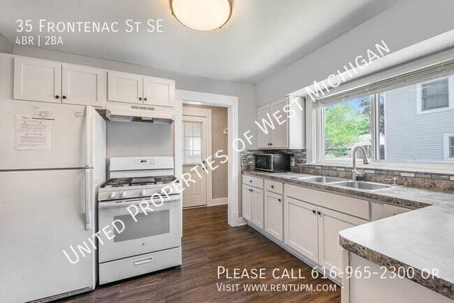 Building Photo - Available Now | 4 Bedroom, 2 Bathroom Sing...