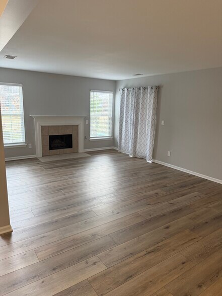 Building Photo - 3418 Tremonte Cir N