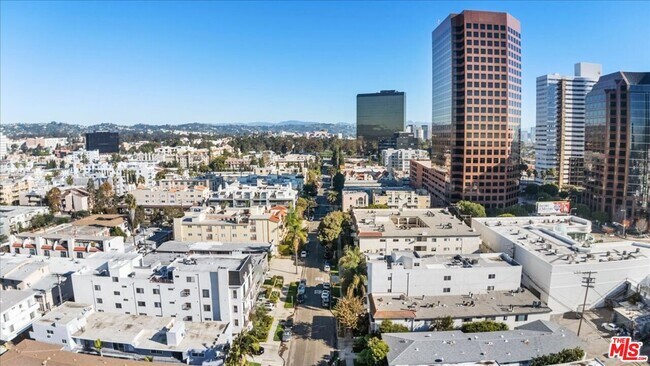 Building Photo - 11827 Goshen Ave