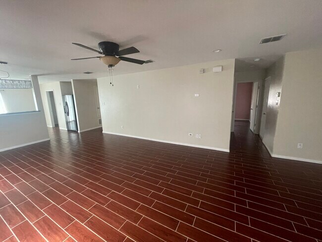 Building Photo - 220 Chalk Mountain Dr