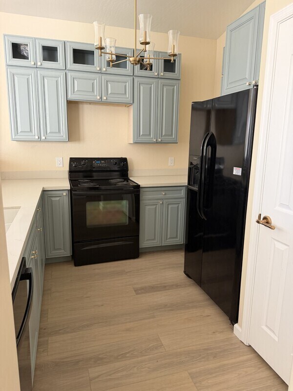 Building Photo - 9233 E Neville Ave