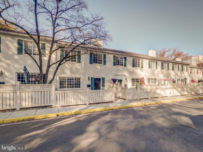 Building Photo - 5210 Maris Ave