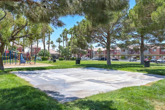 Building Photo - NE Near Nellis! Gated! Community Pool, Spa...