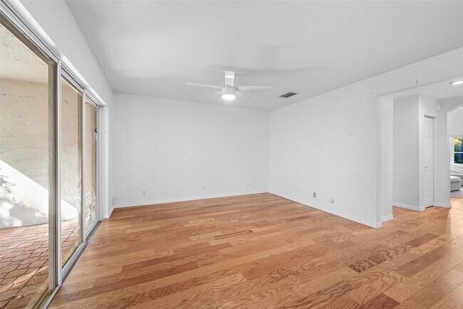 Building Photo - 2940 Florida Blvd