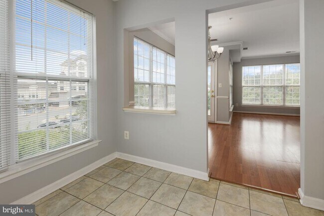 Building Photo - 2480 Angeline Dr