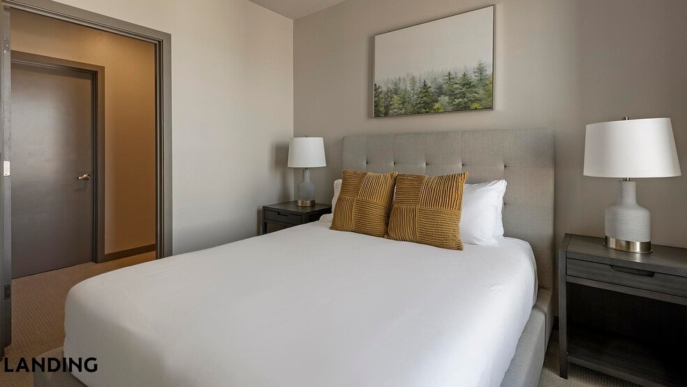 Building Photo - 1850 NW Front Ave