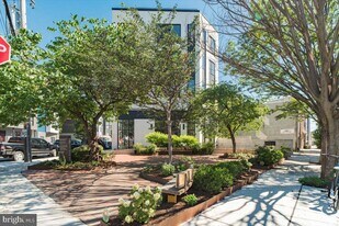 Building Photo - 1405 Frankford Ave