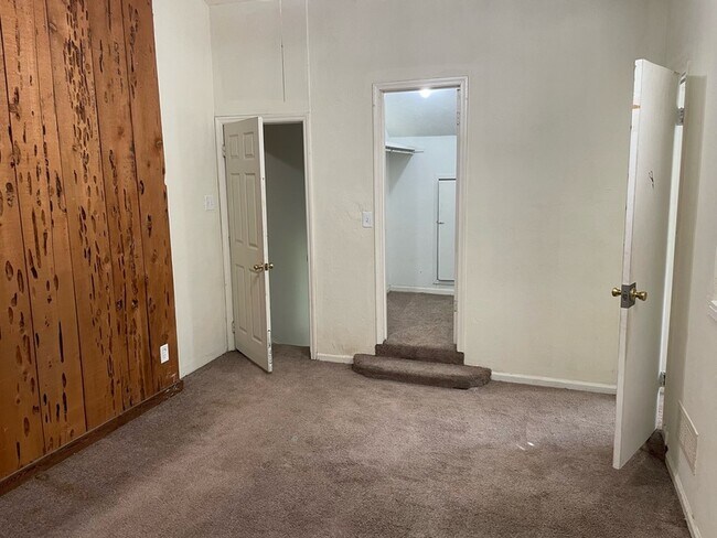 Building Photo - 209 Lovelace Dr