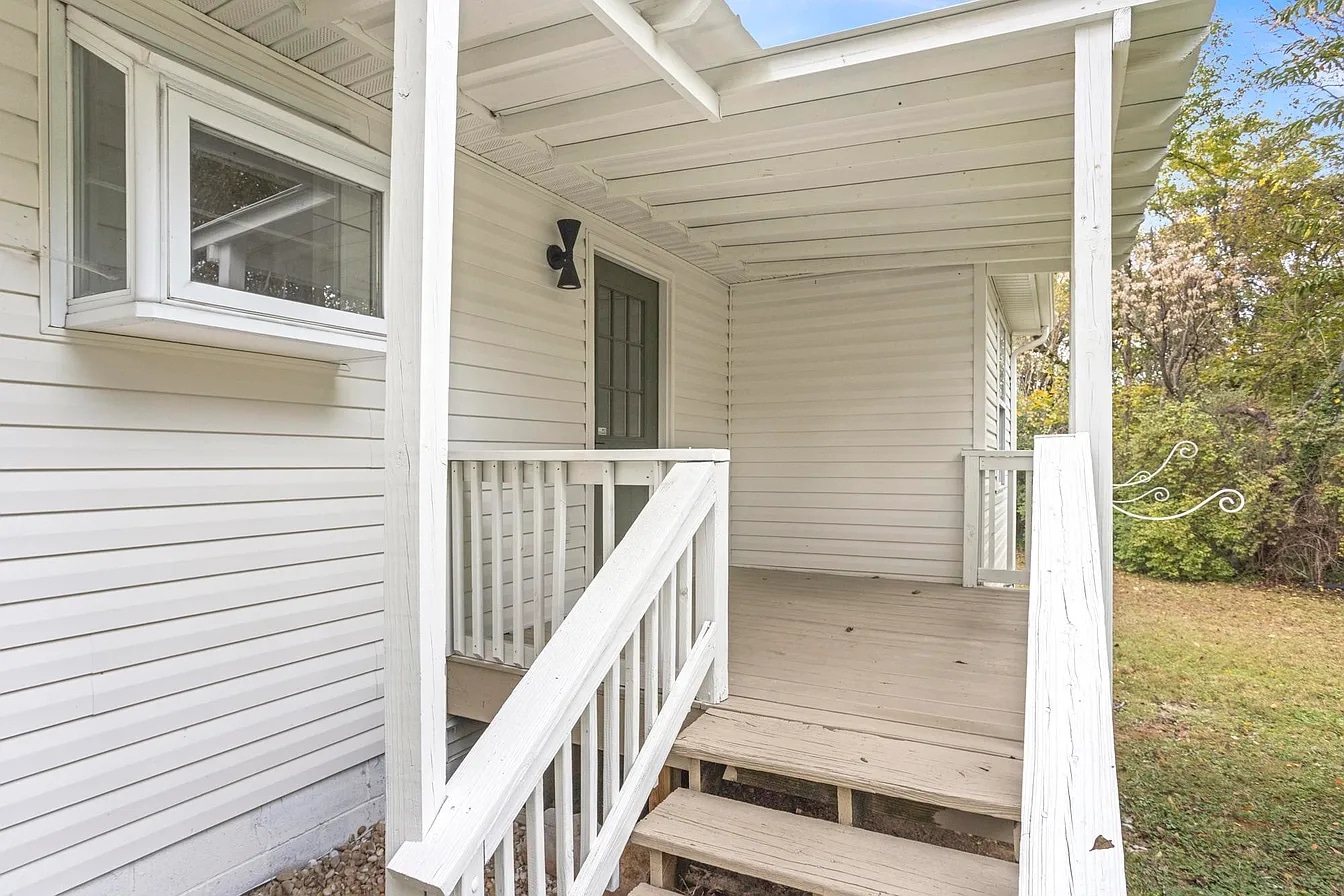 Building Photo - 100 Sadler Ct