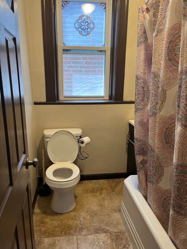 Bathroom - 4915 Loughborough Ave