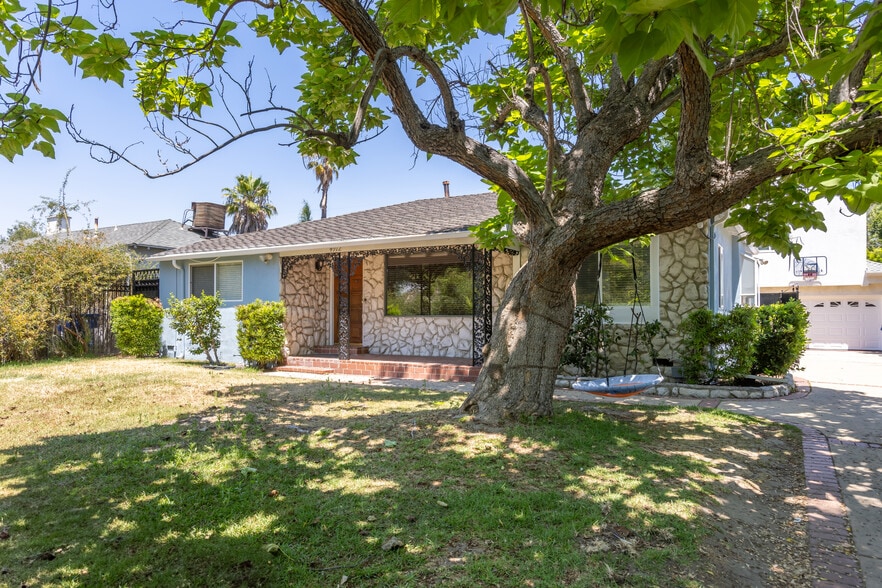 Exterior - 4912 Strohm Ave