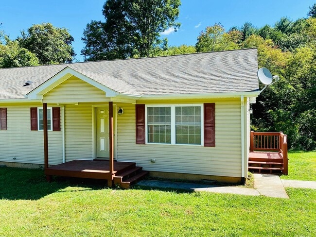 Building Photo - 1348 NC Hwy 194 N