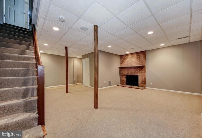 Building Photo - 4509 Tournay Rd