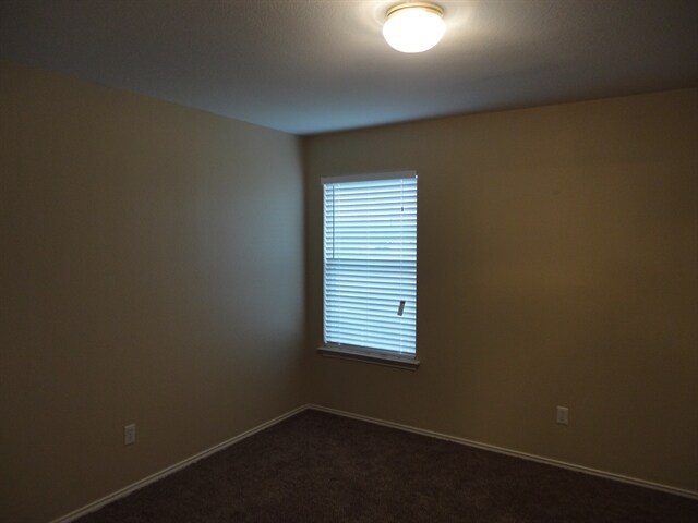 Building Photo - 610 Carole Cv